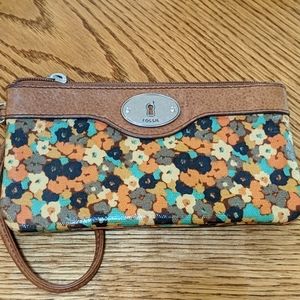 Fossil Key-Per Floral Wristlet